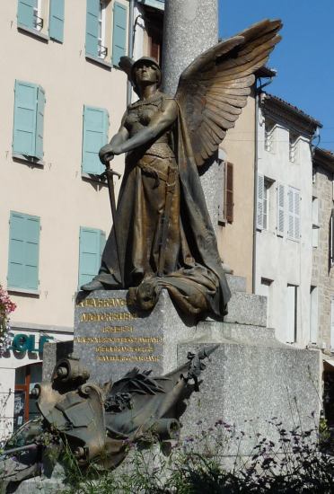 Montbrison : Monument des combattants