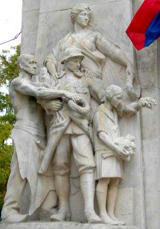 Auguste Carli : Monument aux morts de Nîmes