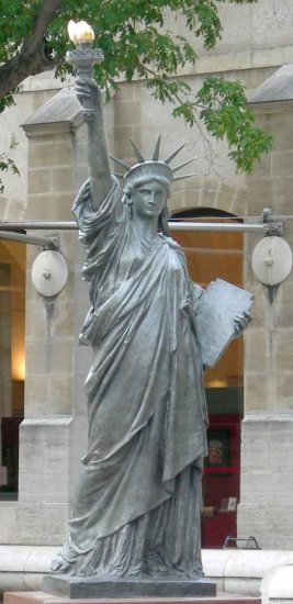 Frédéric Auguste Bartholdi :  La Liberté éclairant le monde