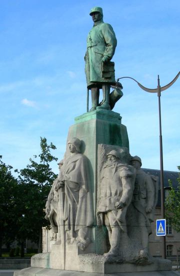 Jean Boucher : Monument  Marie-Emile Fayole, Marchal de France