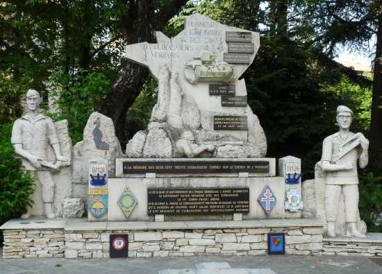   : Monument commémoratif au 11e Régiment de Cuirassiers